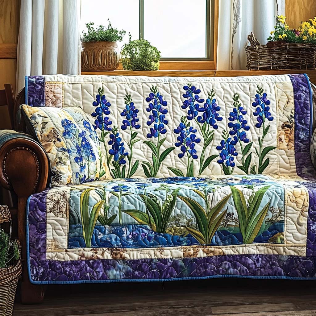 Housse de canapé matelassée – Fleurs bleues des champs – image 1